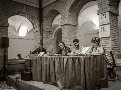 día de presentación de la novela La mirada ingenua de Andrés Castellanos Gallego