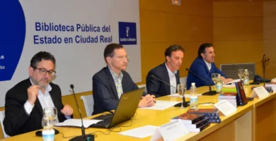 Presentación libro nº 15 Nautas en Red en Biblioteca Pública de Ciudad Real