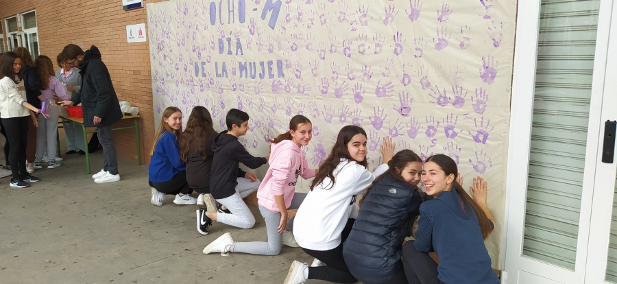 mural día de la mujer 2023