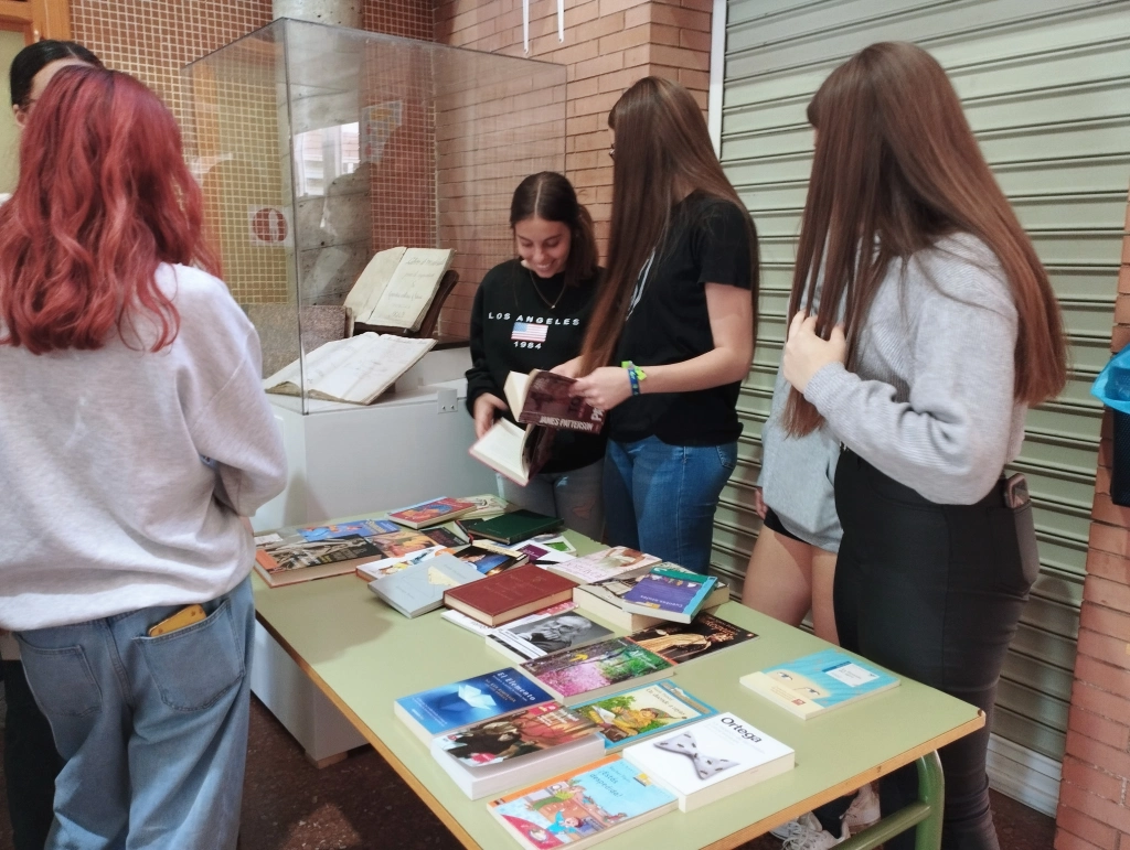 Celebramos el día del libro en IES Alarcos