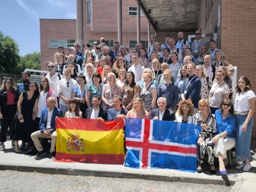 entrada al IHES Santa María de Alarcos con profesores de Islandia